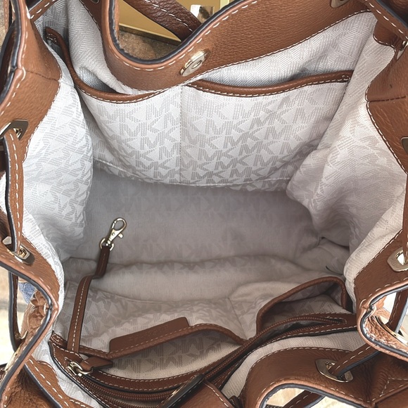 Michael Kors Marina Tote LG Drawstring Tote w/Gold Tone HW - 30S6GMAT3V Denim - Picture 11 of 17